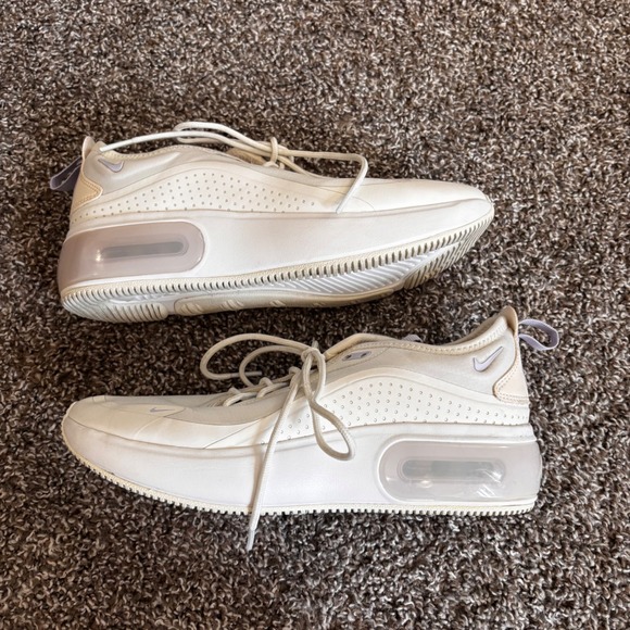 Nike Womens Air Max Dia Summit White Oxygen Purple White Running Athletic Shoe 8 - Picture 2 of 8